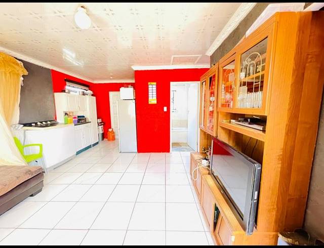 2 BEDROOM HOUSE FOR SALE IN PROTEA GLEN